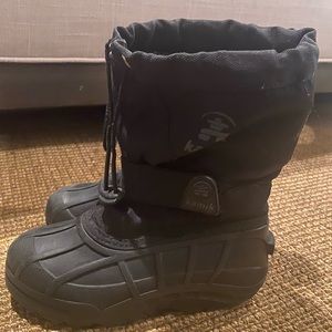 Kamik Boy Snow boot sz 4 baby/toddler Black preowned